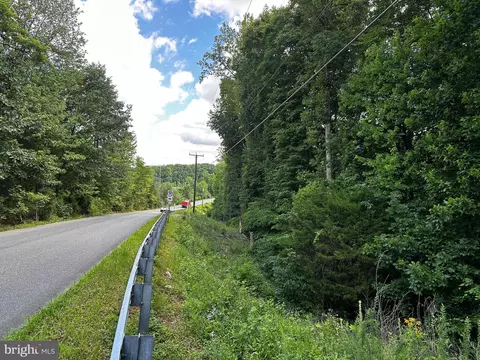 17201 Interstate Dr, Dumfries, VA 22026 photo 11