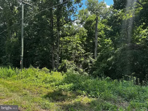 17201 Interstate Dr, Dumfries, VA 22026 photo 6