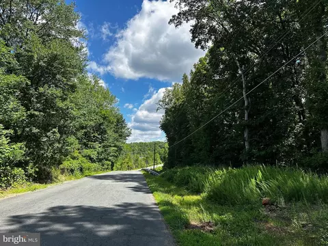 17201 Interstate Dr, Dumfries, VA 22026 photo 9
