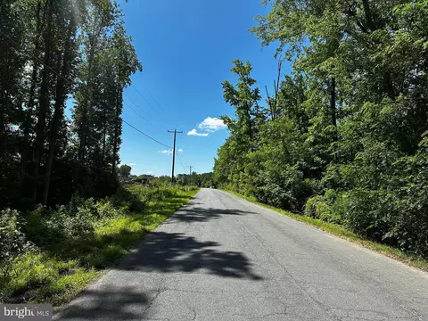 17201 Interstate Dr, Dumfries, VA 22026 photo 5