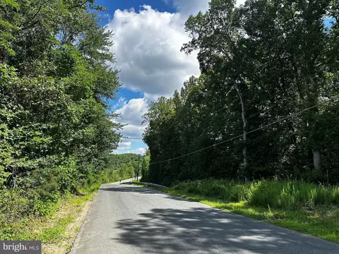 17201 Interstate Dr, Dumfries, VA 22026 photo 8