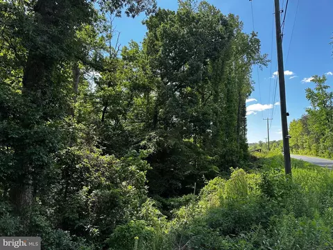 17201 Interstate Dr, Dumfries, VA 22026 photo 10
