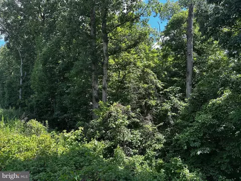 17201 Interstate Dr, Dumfries, VA 22026 photo 2