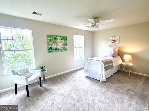 Bedroom - 8310 Ewing Pl, Manassas, VA 20109 photo 4 of 8