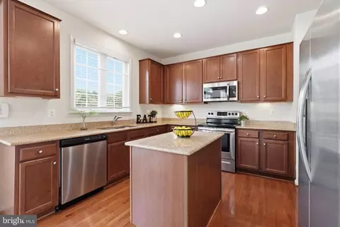 Kitchen - 17515 Mina Ln, Dumfries, VA 22025 photo 3 of 3