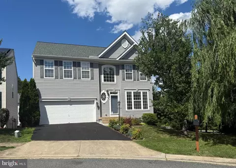 17515 Mina Ln, Dumfries, VA 22025