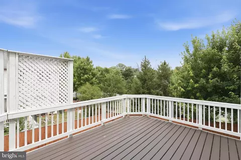 Exterior - 17515 Mina Ln, Dumfries, VA 22025 photo 4 of 6