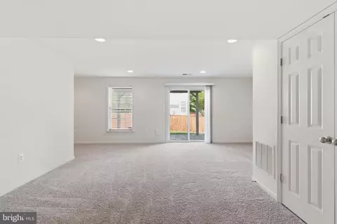 Living - 17515 Mina Ln, Dumfries, VA 22025 photo 6 of 7