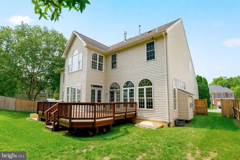 Exterior - 3364 Logstone Dr, Triangle, VA 22172 photo 8 of 12