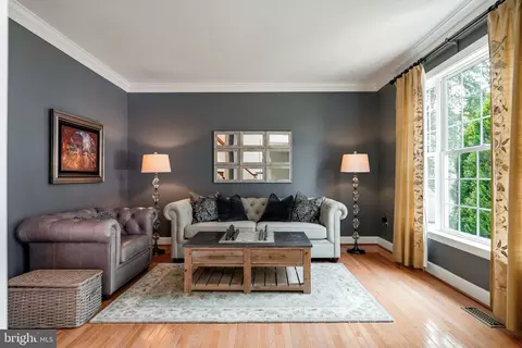 Living - 3364 Logstone Dr, Triangle, VA 22172 photo 2 of 4