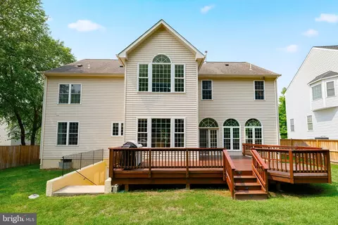 Exterior - 3364 Logstone Dr, Triangle, VA 22172 photo 9 of 12