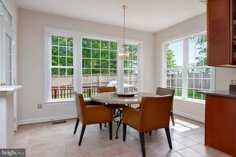 Dining - 3364 Logstone Dr, Triangle, VA 22172 photo 2 of 2
