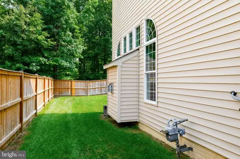 Exterior - 3364 Logstone Dr, Triangle, VA 22172 photo 5 of 12