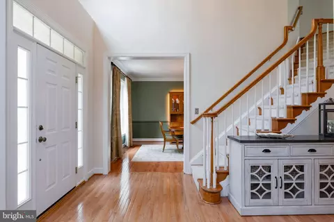 Entry Way - 3364 Logstone Dr, Triangle, VA 22172 photo 1 of 7