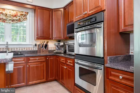 Kitchen - 3364 Logstone Dr, Triangle, VA 22172 photo 6 of 7