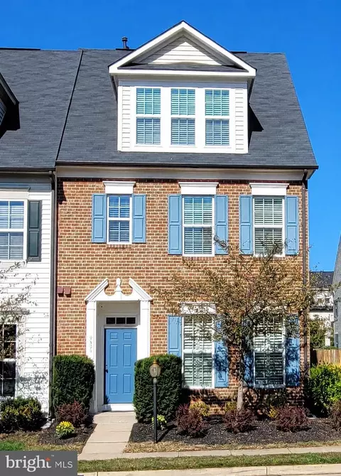 9320 Alvyn Lake Cir, Bristow, VA 20136