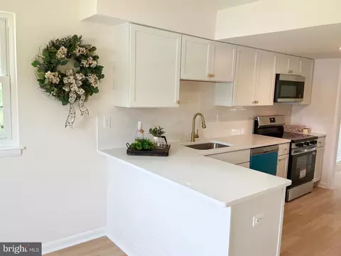 15023 Cherrydale Dr, Woodbridge, VA 22193