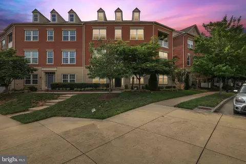16000 Madison Ridge Pl, Gainesville, VA 20155