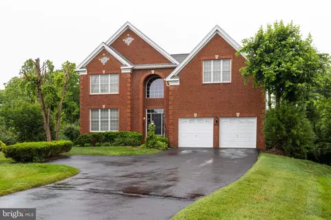 15613 Village Cove Pl, Haymarket, VA 20169