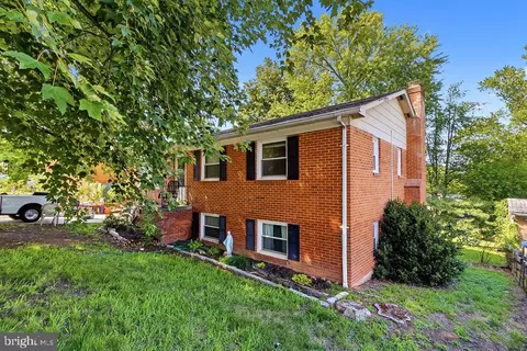 1904 Stafford St, Woodbridge, VA 22191
