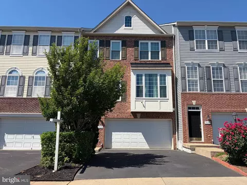 15691 William Bayliss Ct, Woodbridge, VA 22191