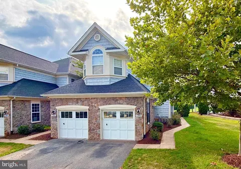 13900 Greendale Dr #38, Woodbridge, VA 22191
