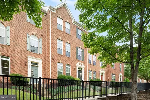 2271 Merseyside Dr, Woodbridge, VA 22191