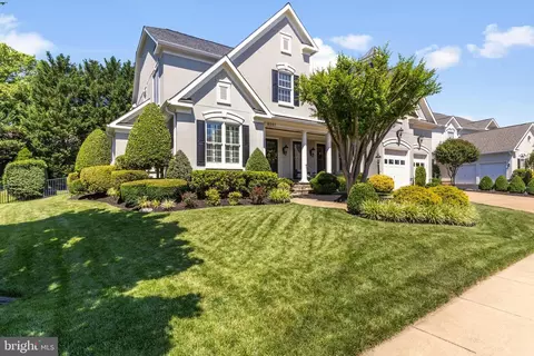 Exterior - 8351 Roxborough Loop, Gainesville, VA 20155 photo 4 of 28