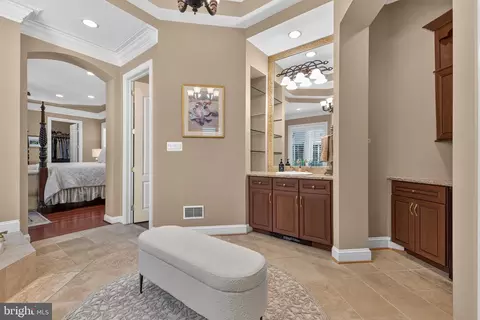 Entry Way - 8351 Roxborough Loop, Gainesville, VA 20155 photo 8 of 14