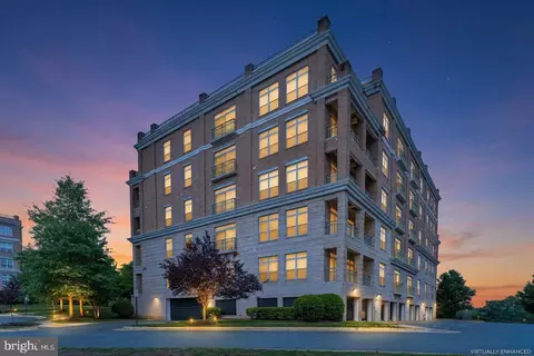 810 Belmont Bay Dr #204, Woodbridge, VA 22191