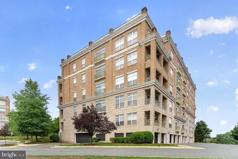 810 Belmont Bay Dr #204, Woodbridge, VA 22191