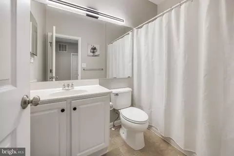 Bath - 7844 Cedar Branch Dr, Gainesville, VA 20155 photo 1 of 1
