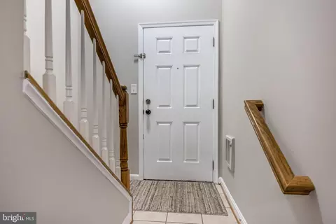 Entry Way - 7844 Cedar Branch Dr, Gainesville, VA 20155 photo 6 of 6