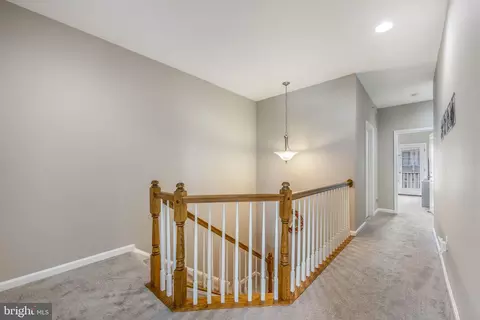 Entry Way - 7844 Cedar Branch Dr, Gainesville, VA 20155 photo 4 of 6