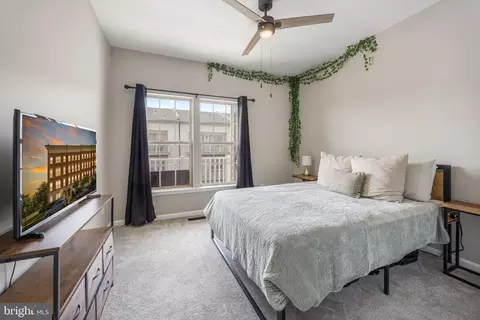 Bedroom - 7844 Cedar Branch Dr, Gainesville, VA 20155 photo 2 of 3