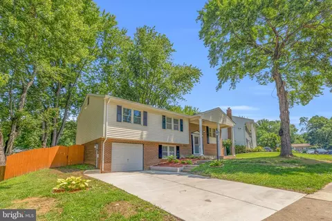 4950 Kirwyn Ct, Woodbridge, VA 22193
