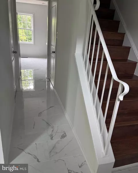Entry Way - 9586 Covington Pl, Manassas, VA 20109 photo 1 of 2