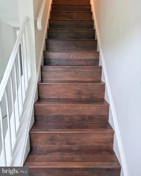 Entry Way - 9586 Covington Pl, Manassas, VA 20109 photo 2 of 2