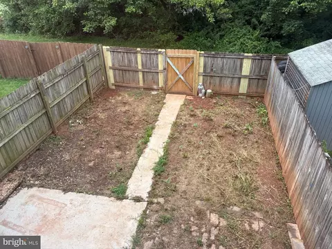 Exterior - 9586 Covington Pl, Manassas, VA 20109 photo 2 of 2