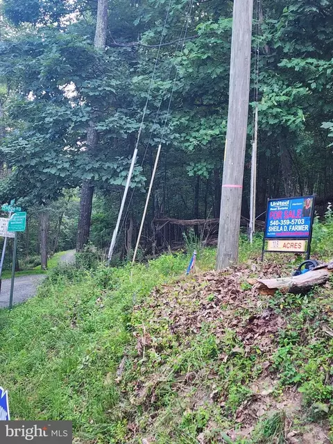 1881 Ridge Rd, Haymarket, VA 20169