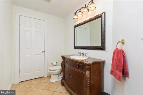 Bath - 14915 Alpine Bay Loop, Gainesville, VA 20155 photo 11 of 13
