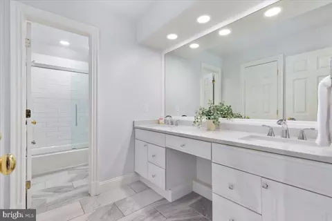 Bath - 14915 Alpine Bay Loop, Gainesville, VA 20155 photo 6 of 13