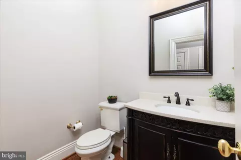 Bath - 14915 Alpine Bay Loop, Gainesville, VA 20155 photo 5 of 13
