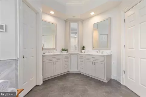 Bath - 14915 Alpine Bay Loop, Gainesville, VA 20155 photo 4 of 13