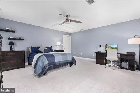 Bedroom - 14915 Alpine Bay Loop, Gainesville, VA 20155 photo 8 of 10