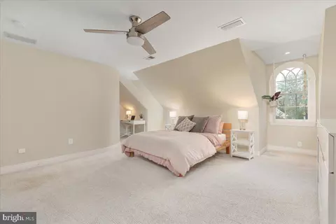 Bedroom - 14915 Alpine Bay Loop, Gainesville, VA 20155 photo 5 of 10