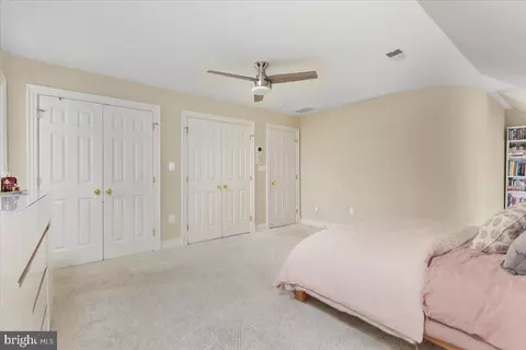 Bedroom - 14915 Alpine Bay Loop, Gainesville, VA 20155 photo 6 of 10