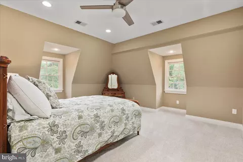 Bedroom - 14915 Alpine Bay Loop, Gainesville, VA 20155 photo 10 of 10