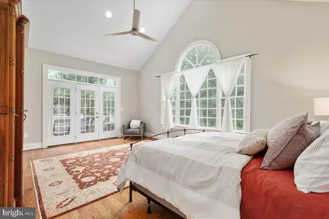 Bedroom - 14915 Alpine Bay Loop, Gainesville, VA 20155 photo 4 of 10