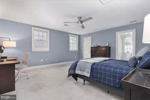 Bedroom - 14915 Alpine Bay Loop, Gainesville, VA 20155 photo 7 of 10